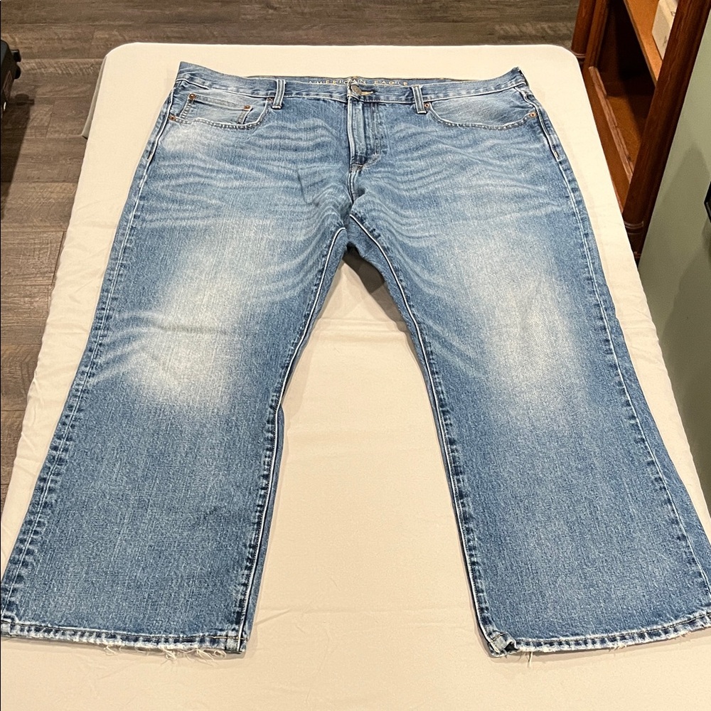 American Eagle Outfitters Light Blue Relaxed Jeans